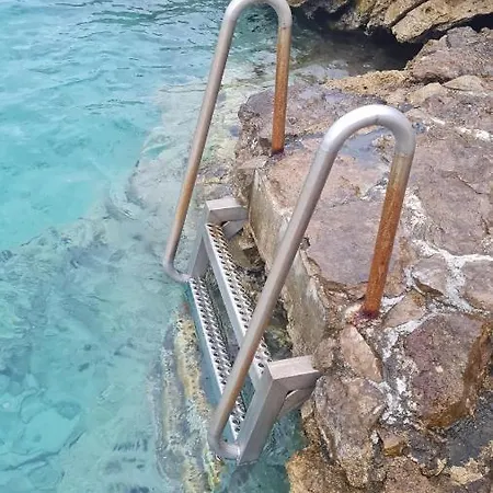 Adria Brac Milna (Brac)